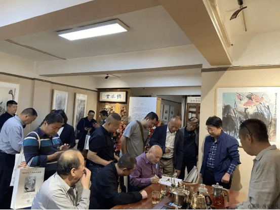 领收藏新风尚书画市场迎来瓦力棋牌游戏德风堂拍卖引(图2)